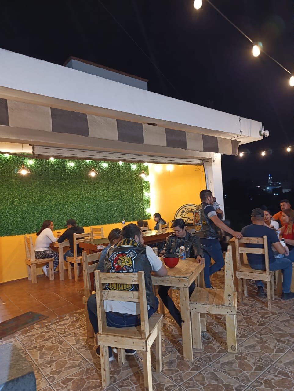 La familiar pizzería & snacks" image 2