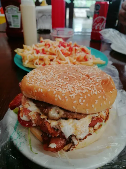 La Casa De La Hamburguesa, Tingambato image 2