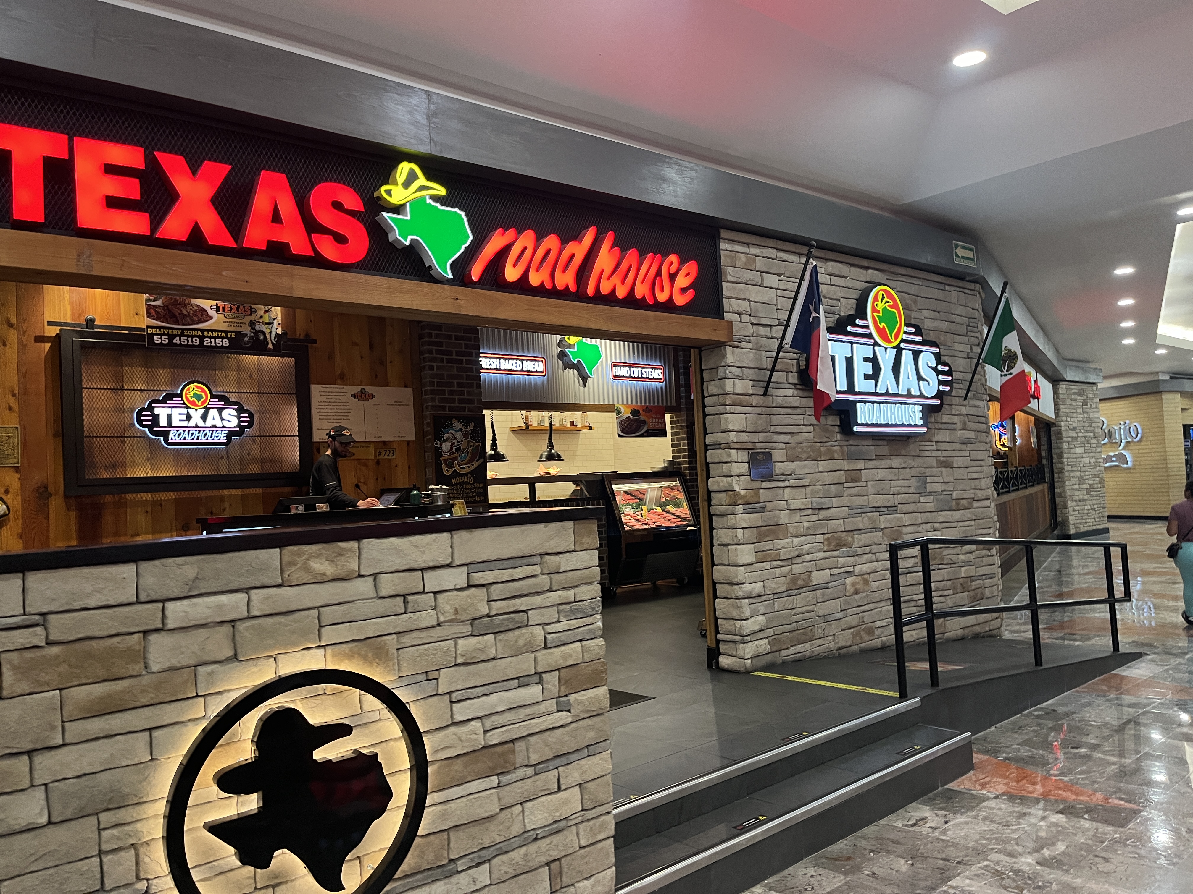 Texas Roadhouse Santa Fe image 1