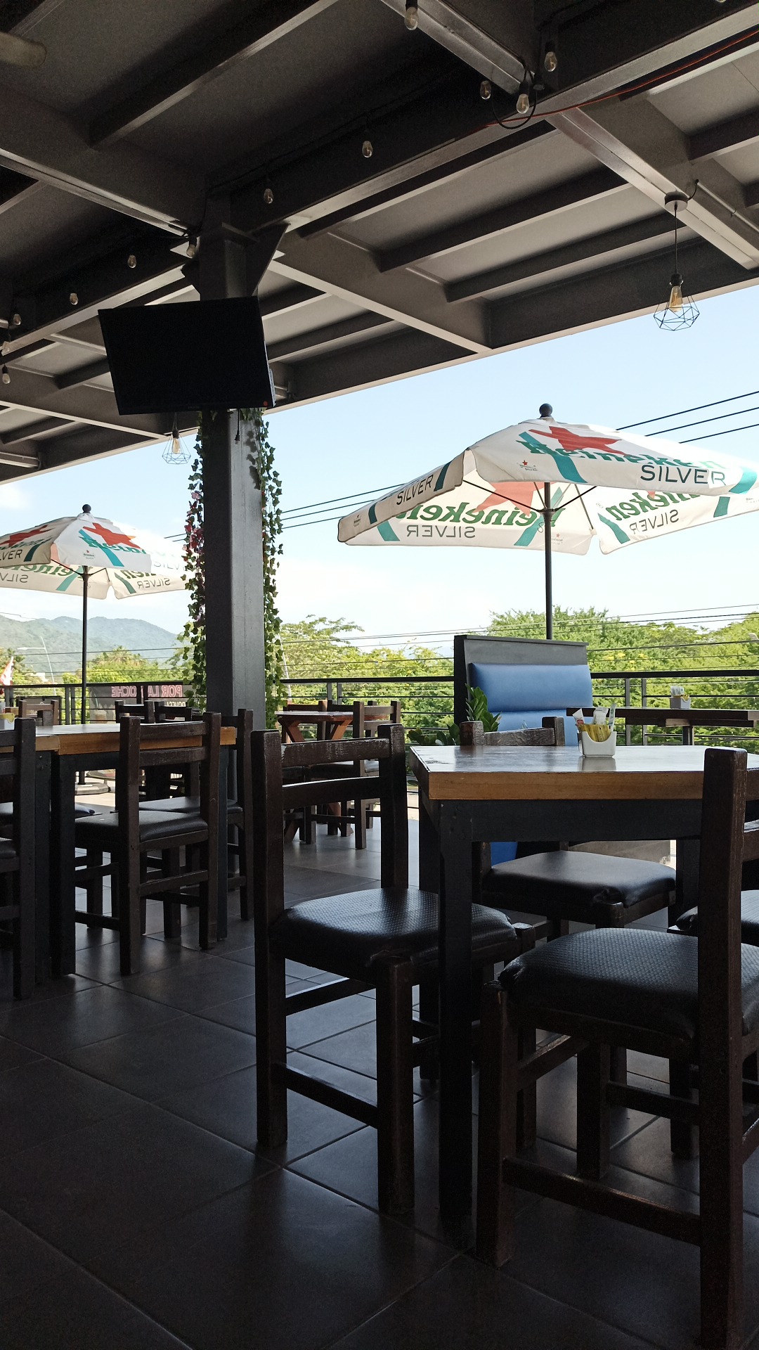 Guali Desayunería, Café & Resto "Plaza Zante" image 1