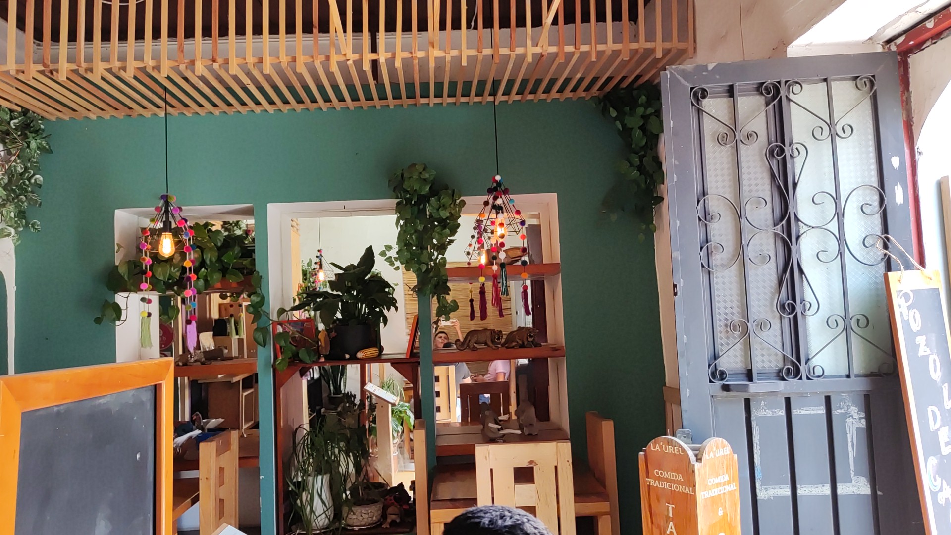 Restaurante LA'UREL, barbacoas image 1