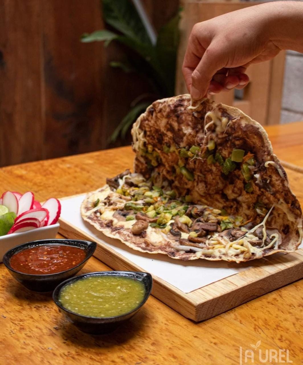 Restaurante LA'UREL, barbacoas image 9