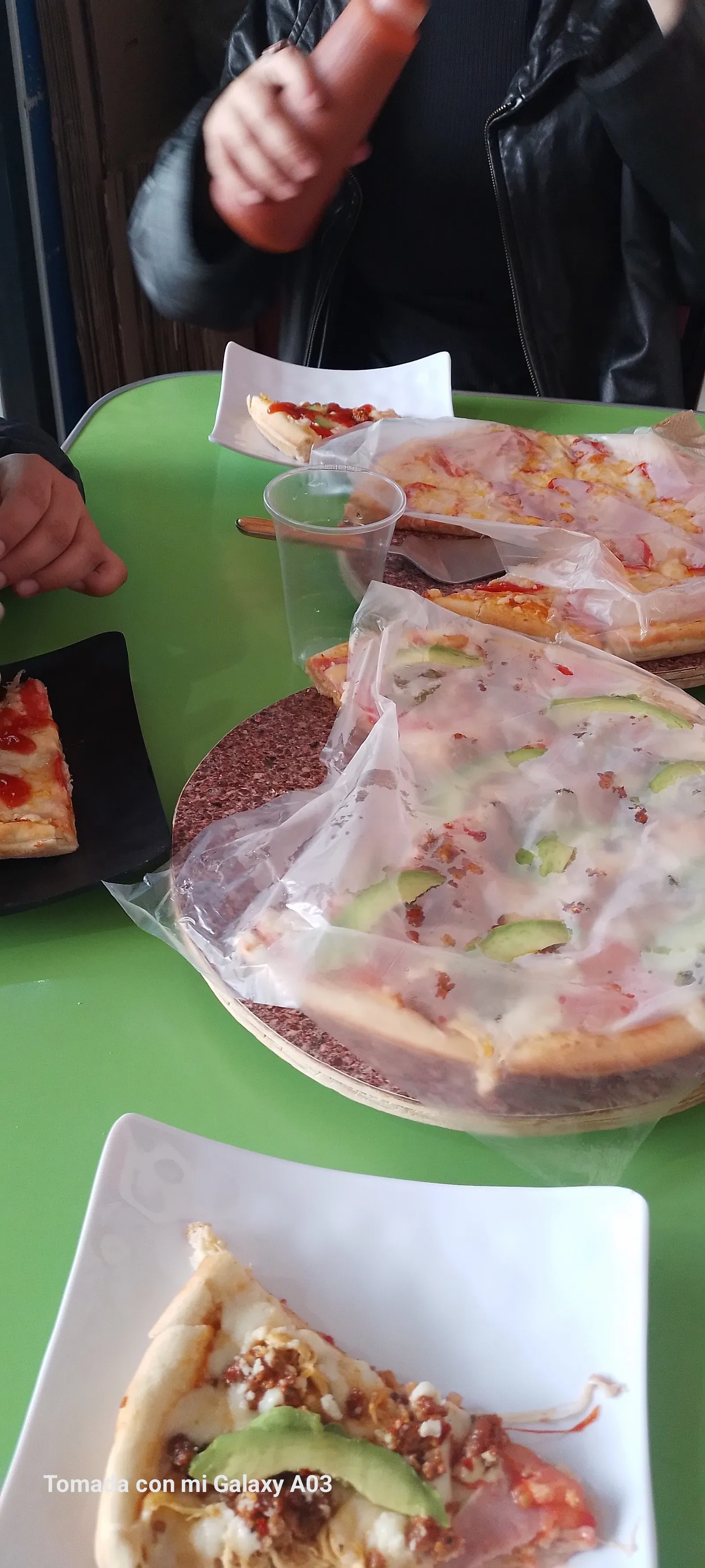 Yuves Pizza image 3