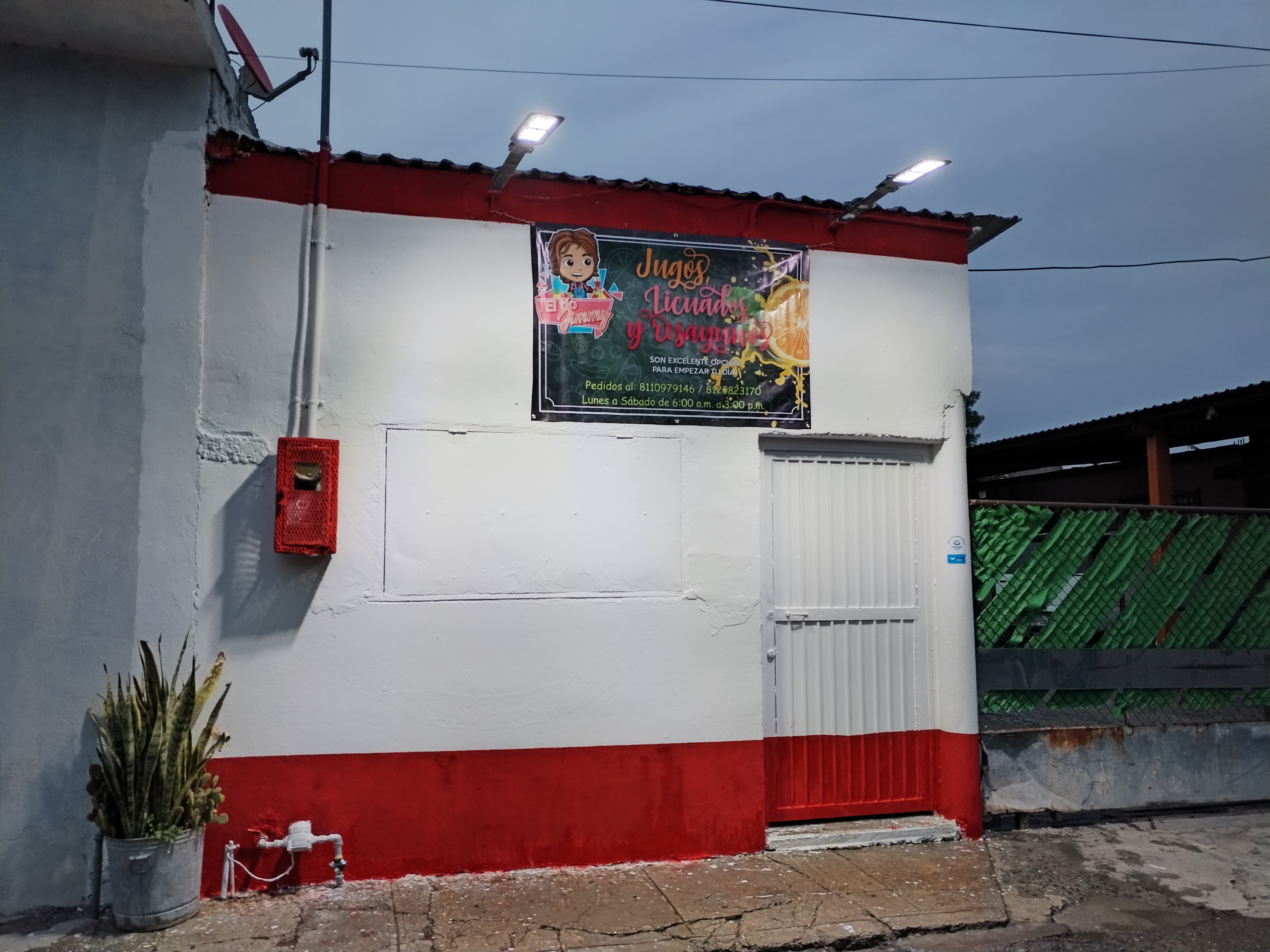 Jugos Y Licuados El Tio Jimmy image 1