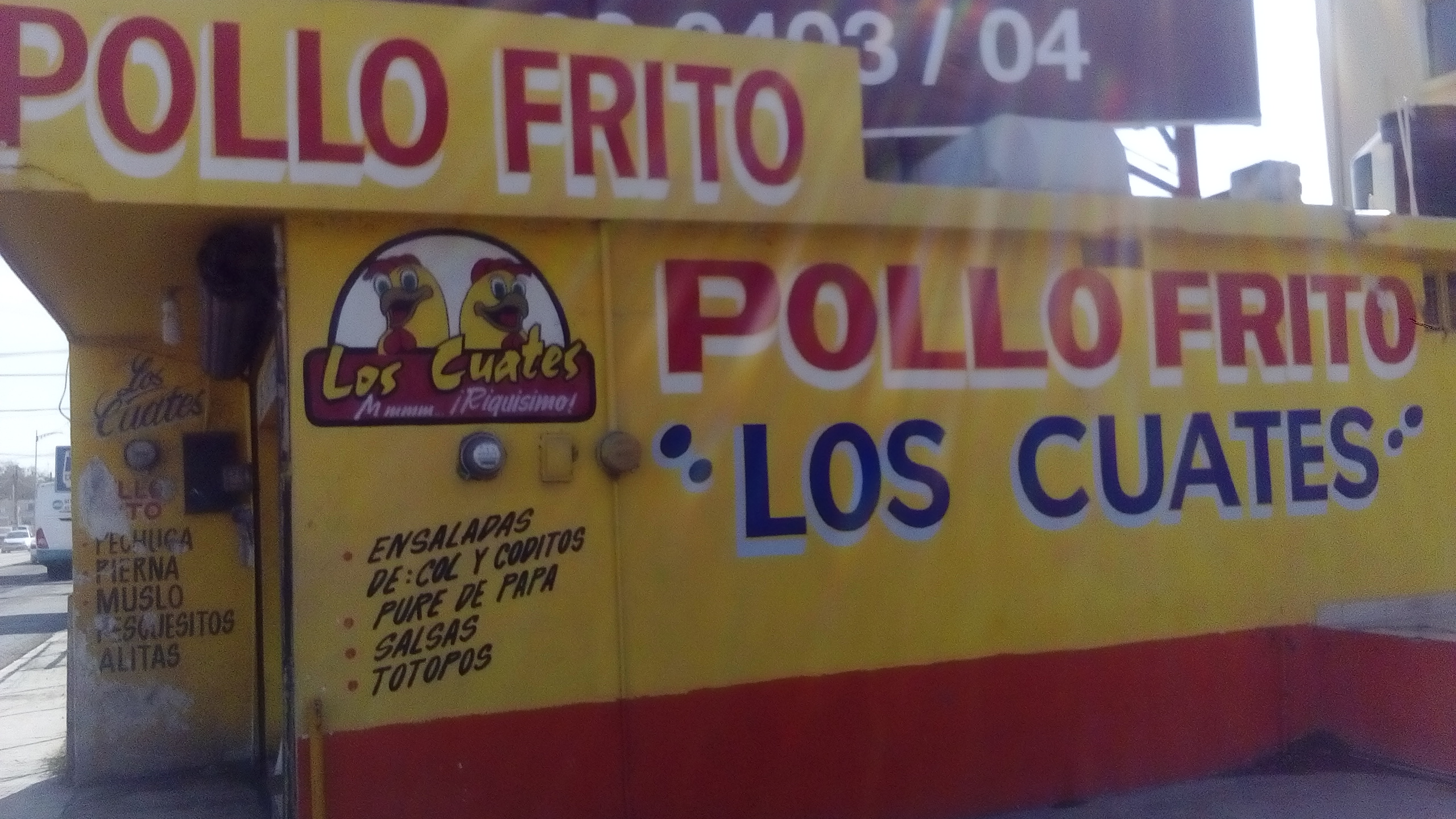 Pollo Frito Los Cuates image 6