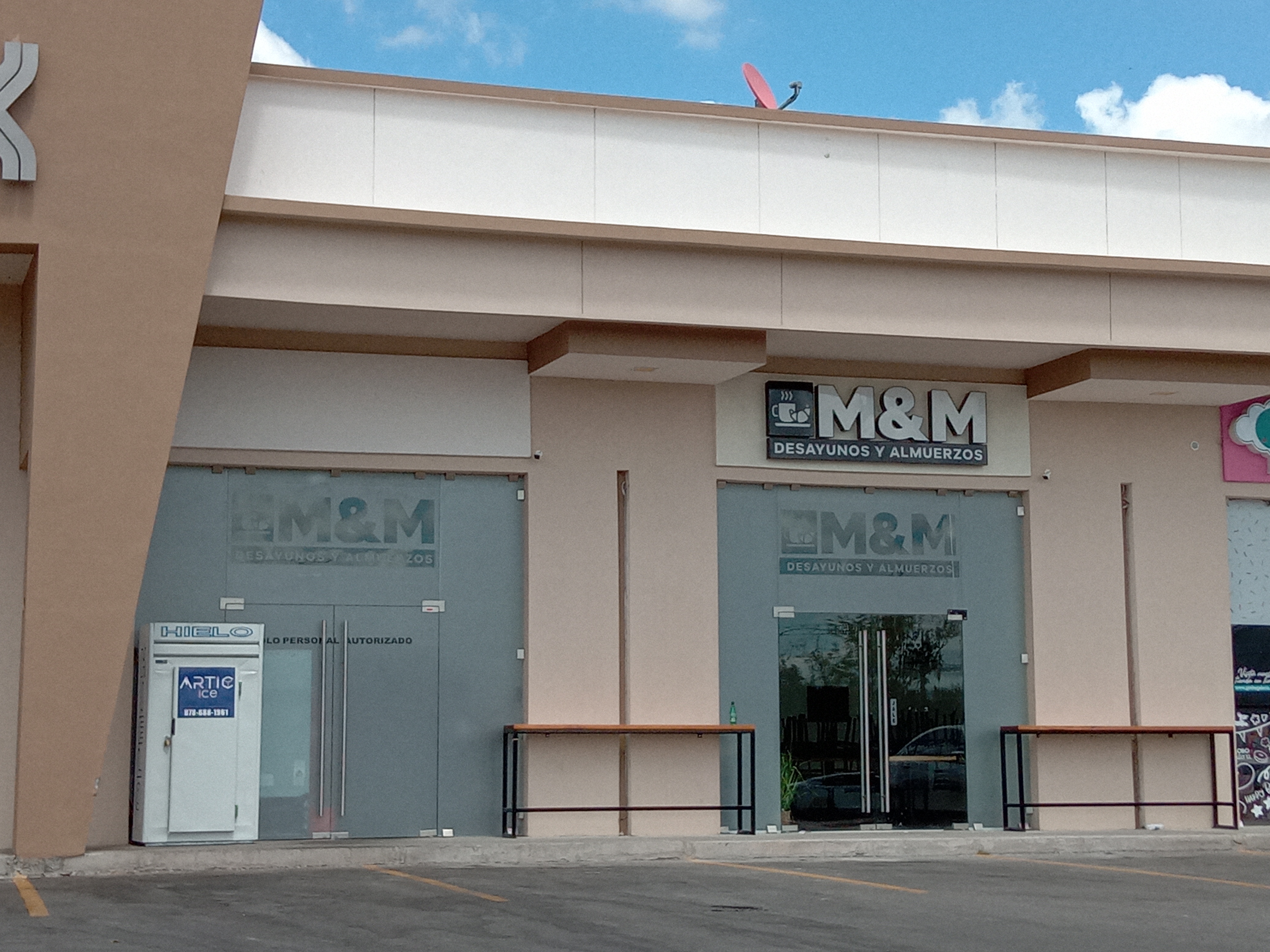 M&M Restaurant image 1