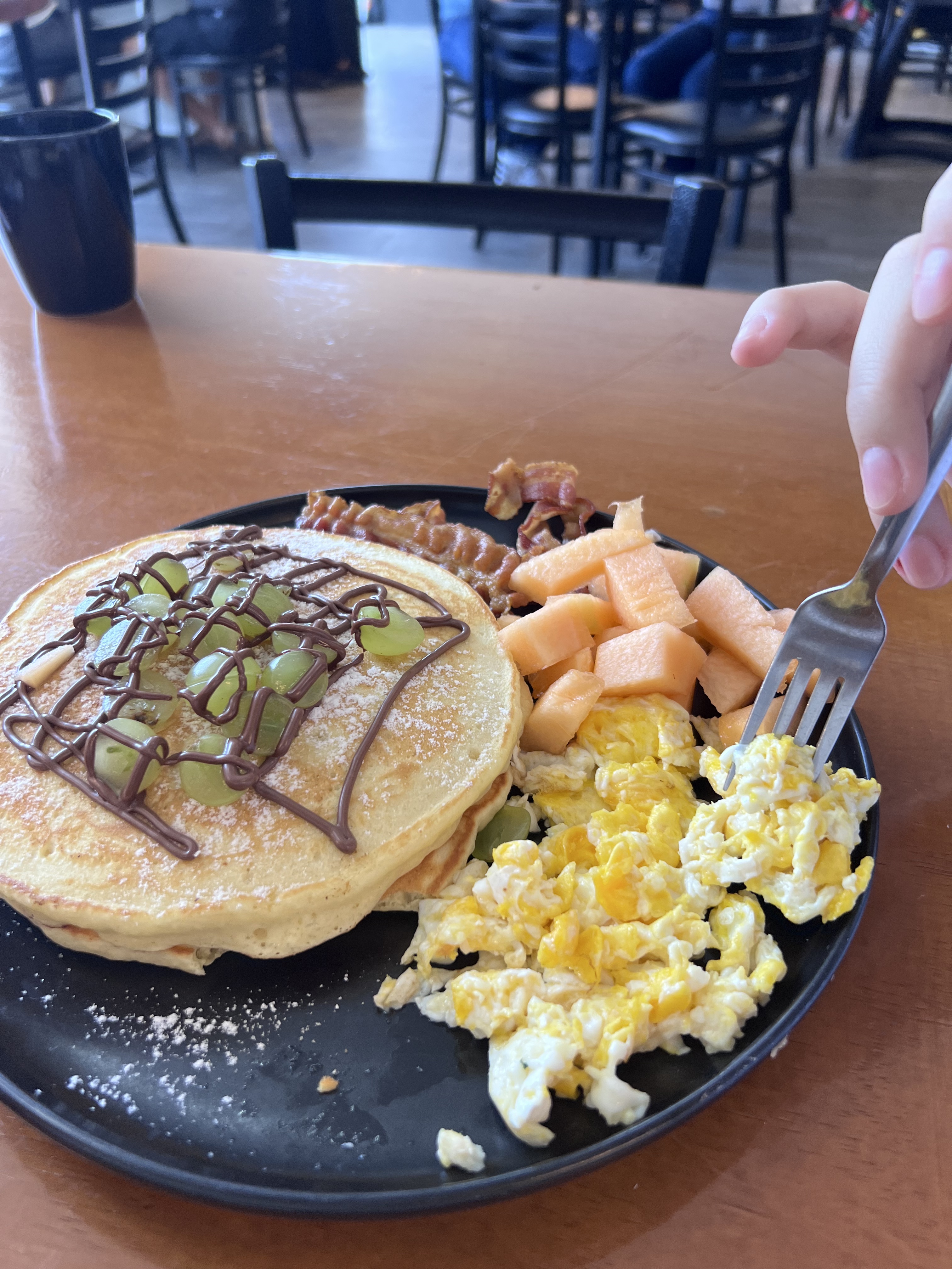 M&M Restaurant image 4