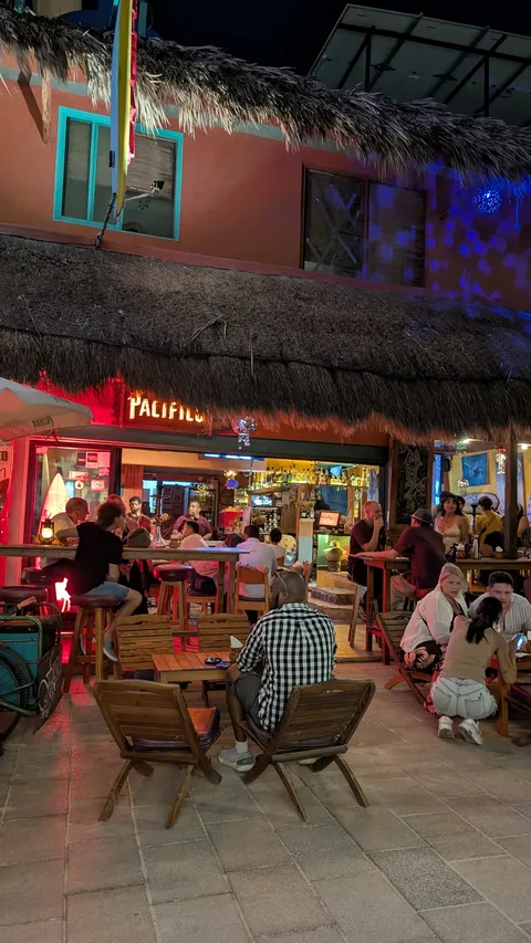 MUZA SURF BAR RESTAURANT image 1