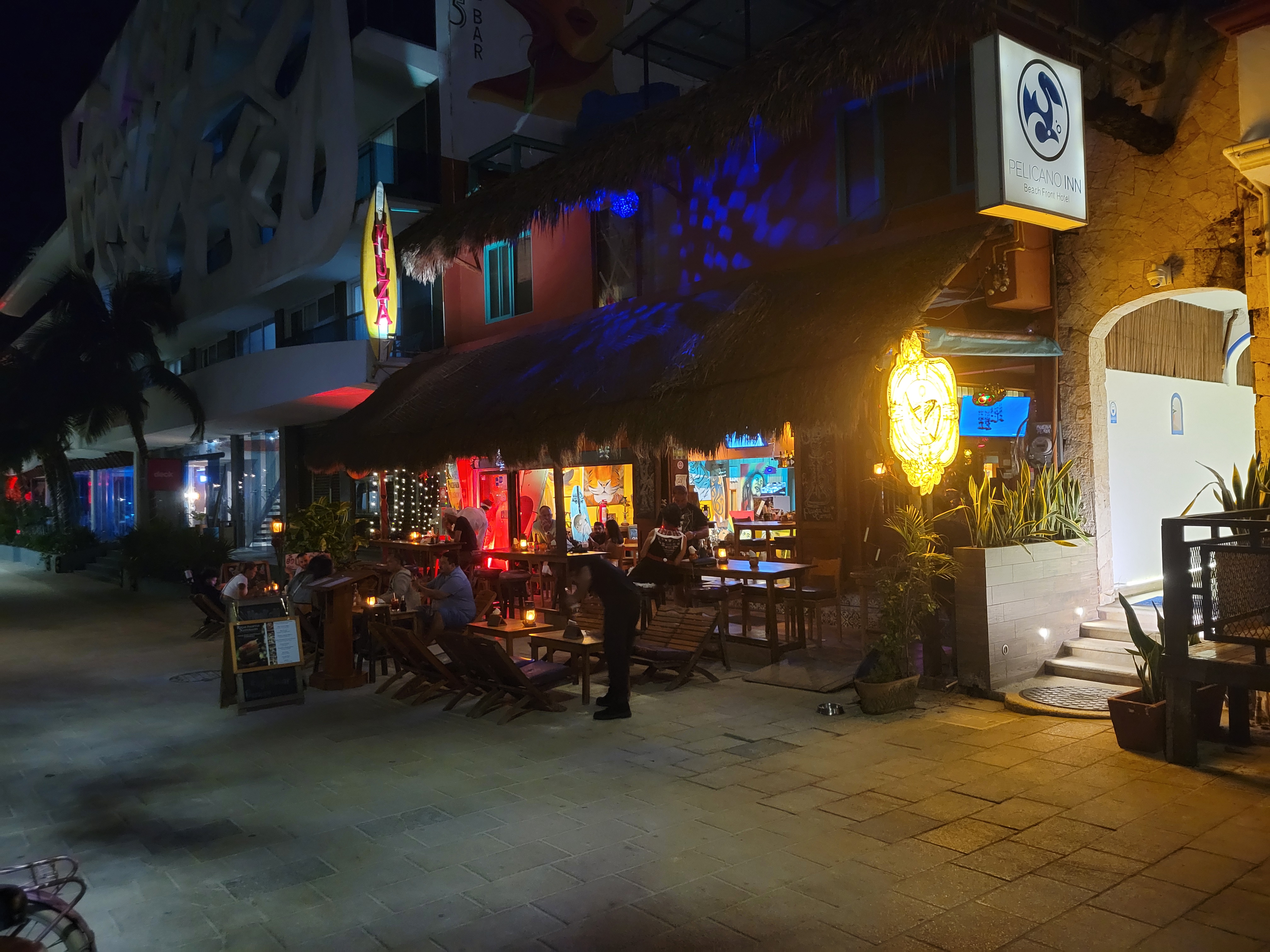 MUZA SURF BAR RESTAURANT image 3