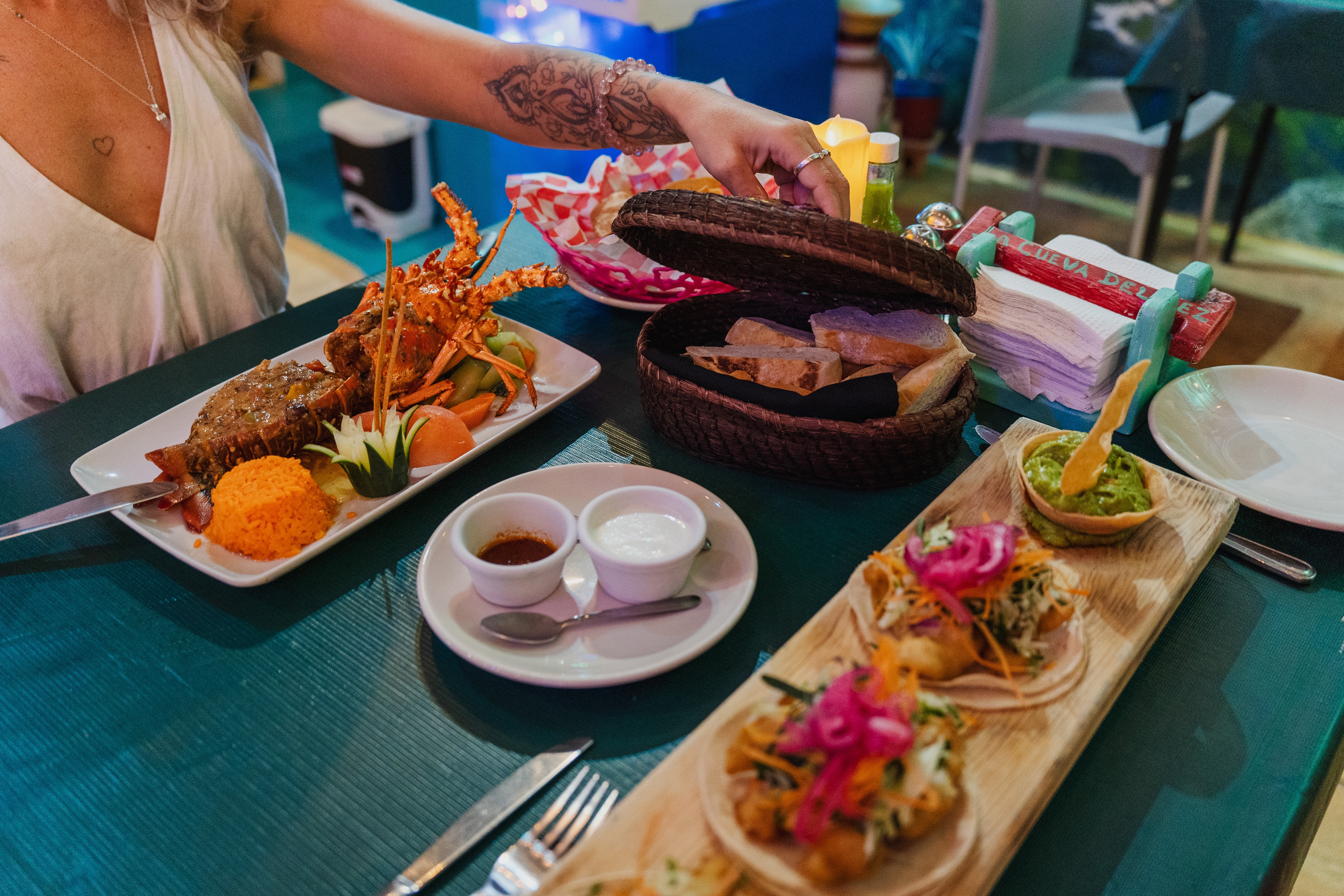 Mariscos la cueva del pez maya image 10