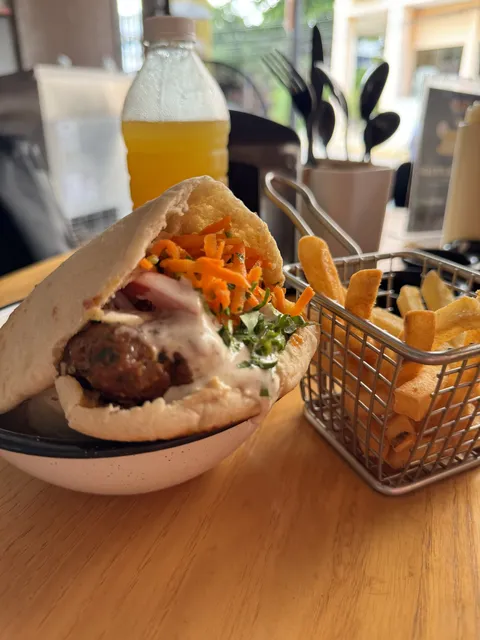 Eat Bar image 7
