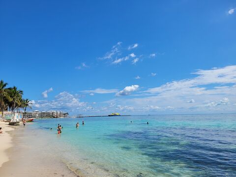 Zenzi Beach image 4