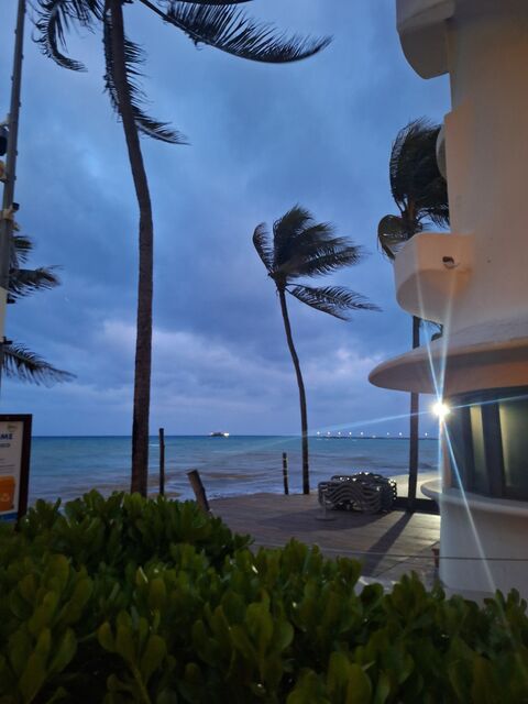 Zenzi Beach image 7