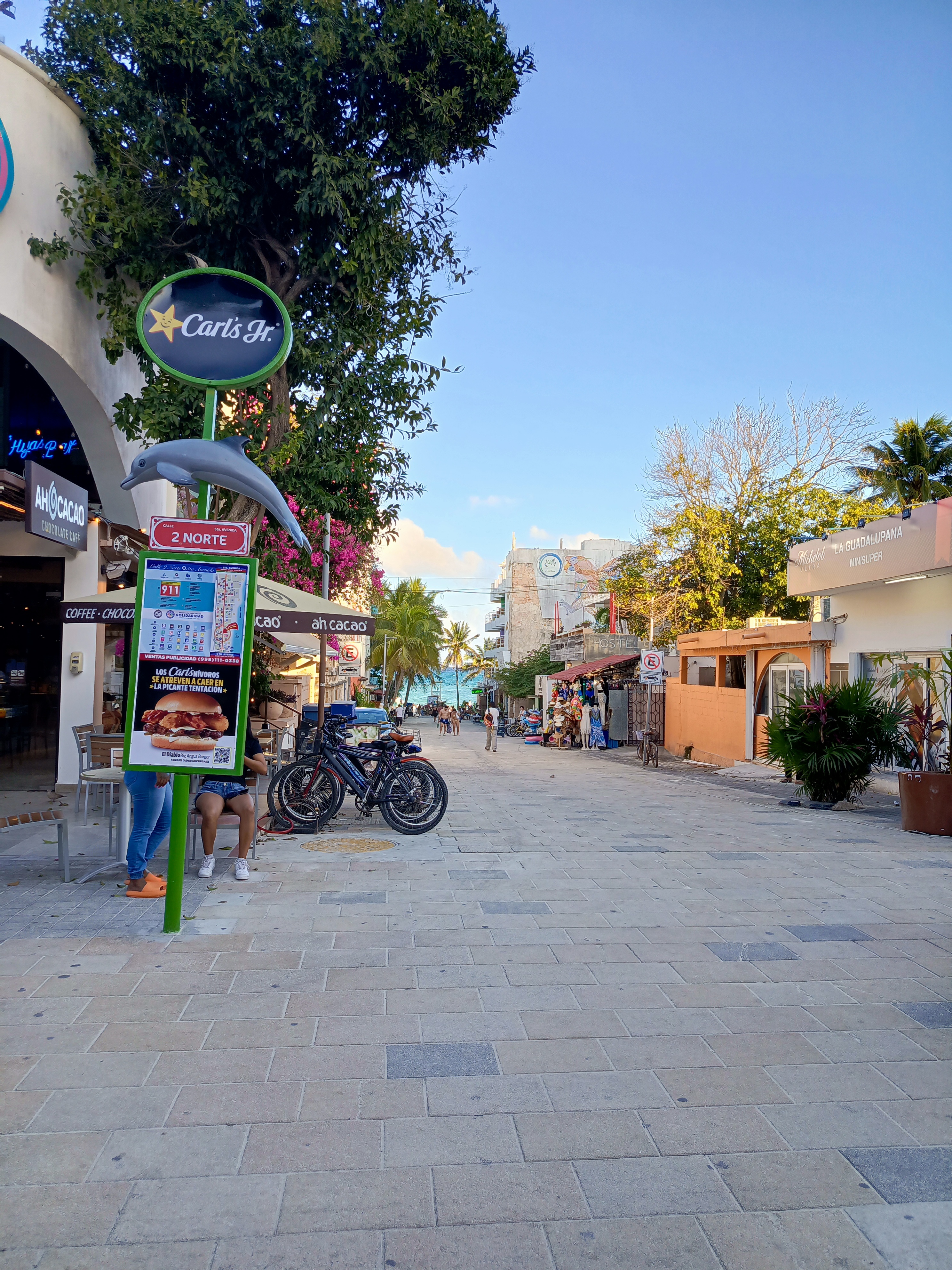 Pez Vela Restaurant image 3