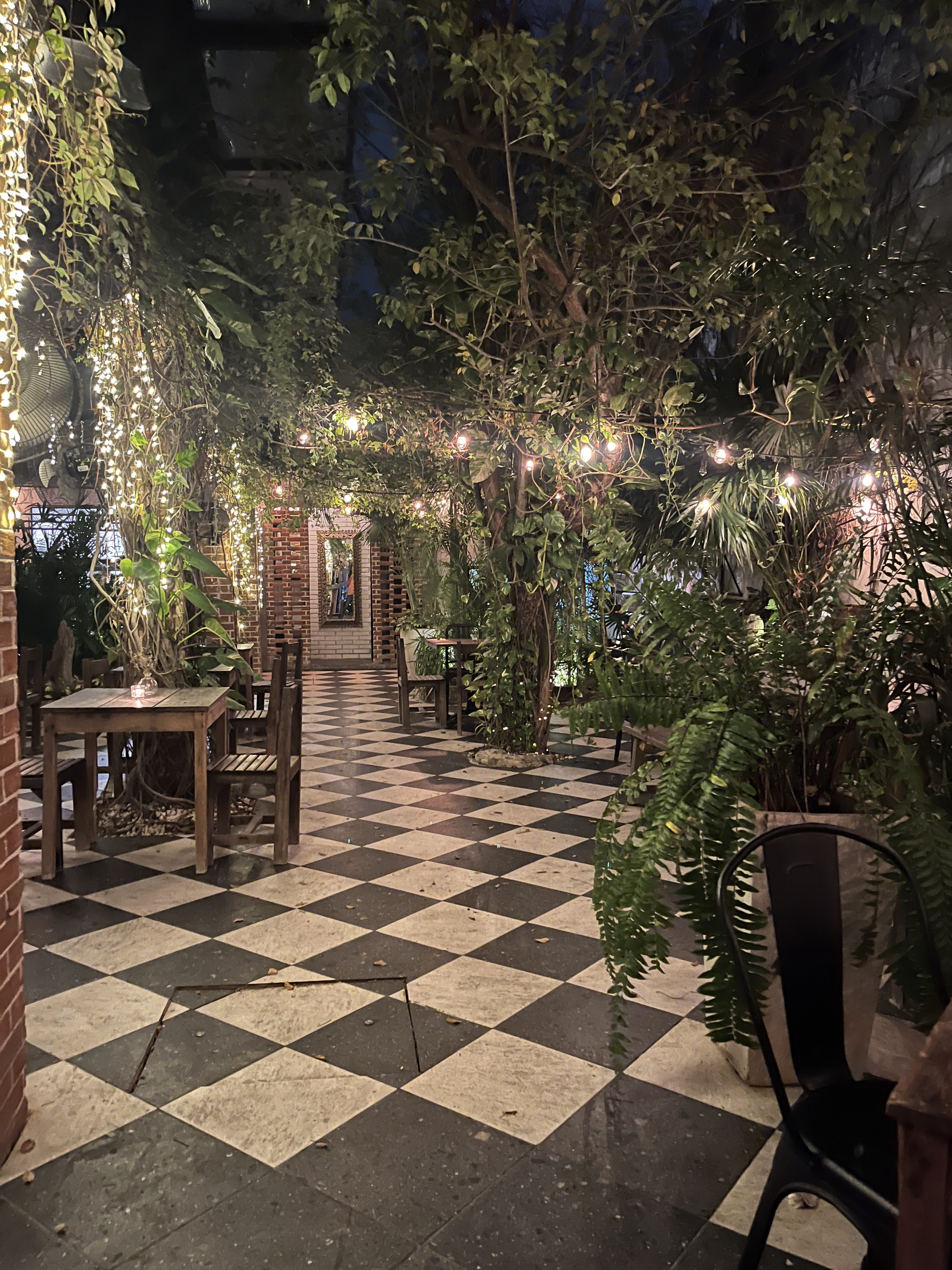 Mu. Burgerhouse AV40 | Hamburguesería en Playa del Carmen image 6