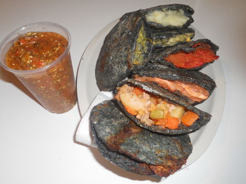 Auténticas gorditas, Quesadillas y sopes Doña REBE Rebe image 3