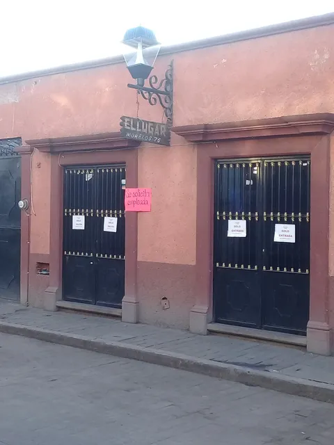 El Lugar image 2