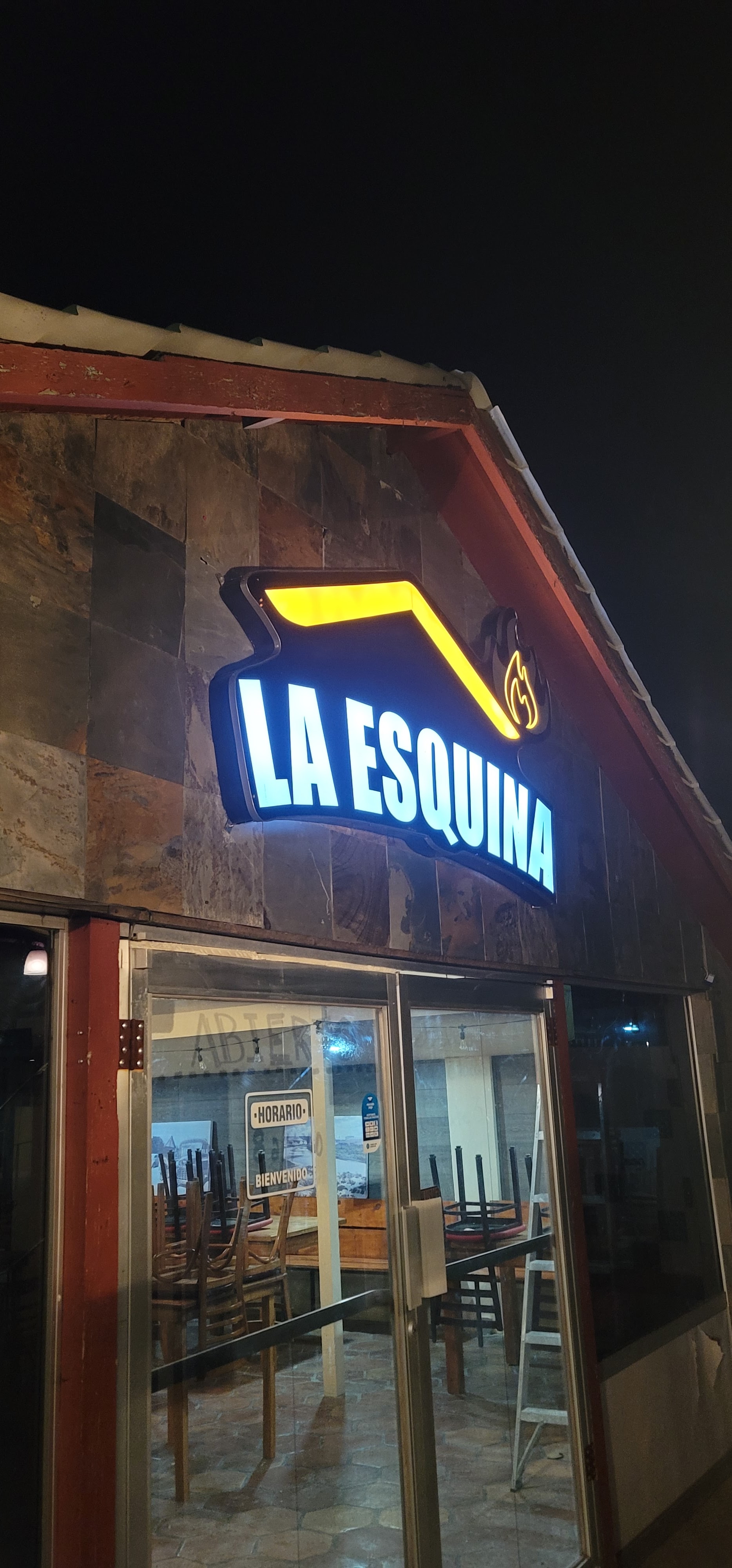 La Esquina Restaurant image 8