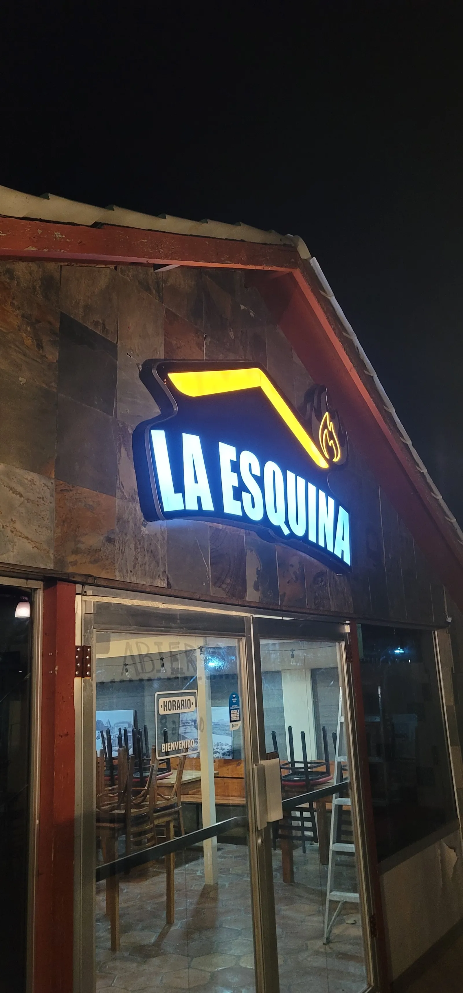 La Esquina Restaurant image 8