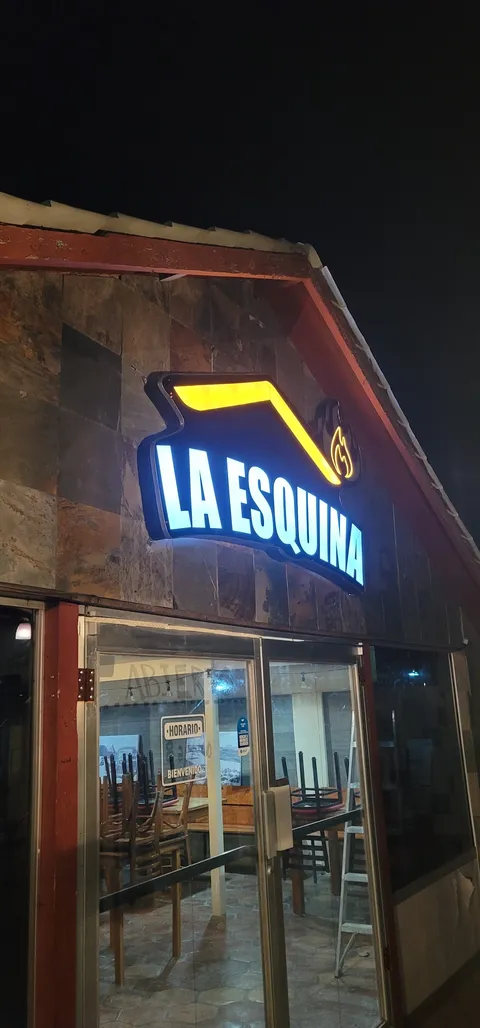 La Esquina Restaurant image 8