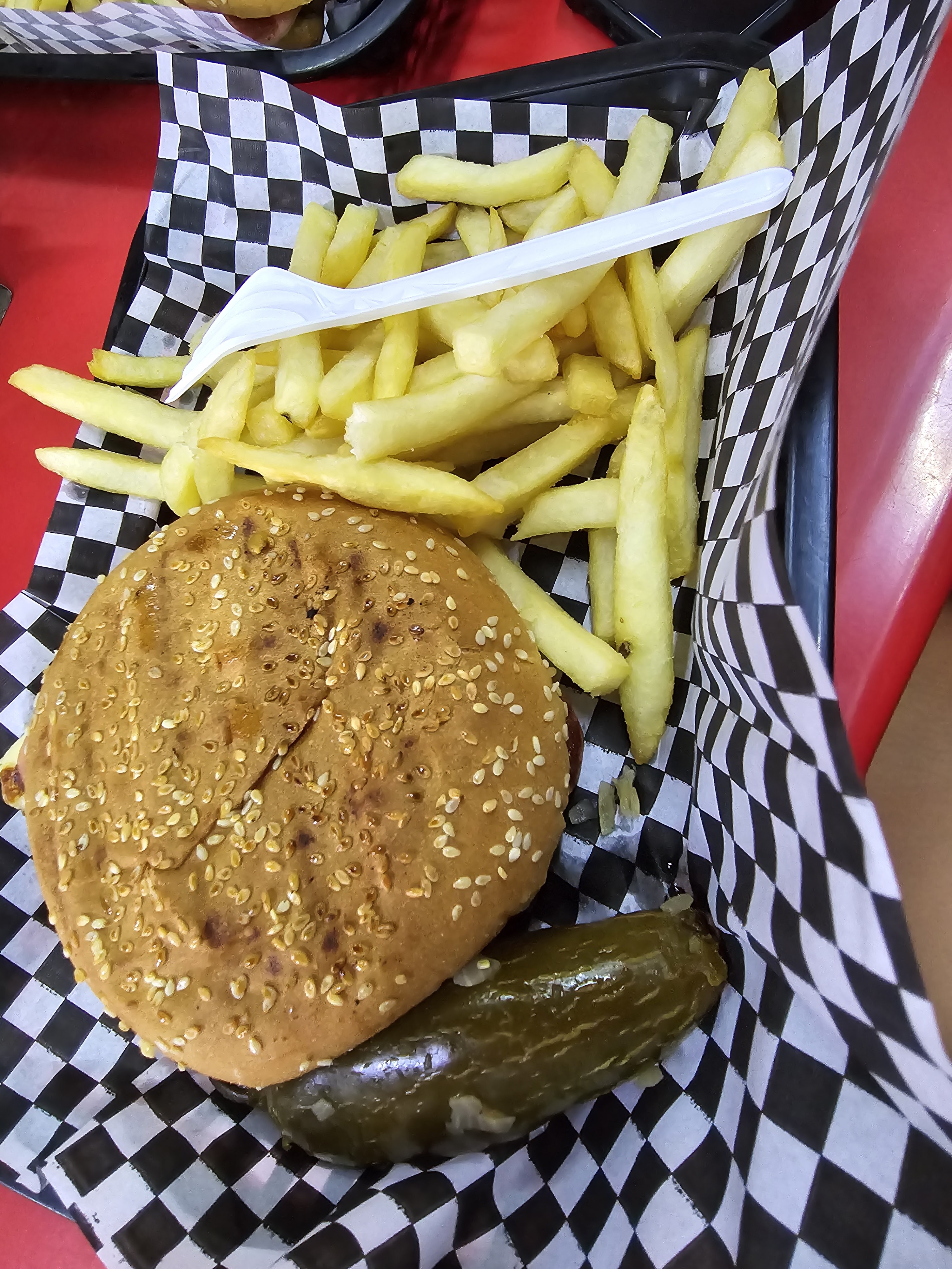 110 Cien Diez Hamburguesas al Carbón image 3