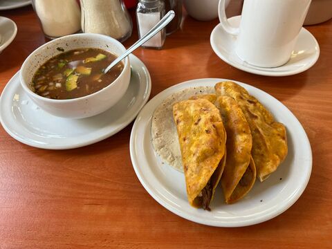 Pepe's Birriería Un sabor con mucha tradición image 2