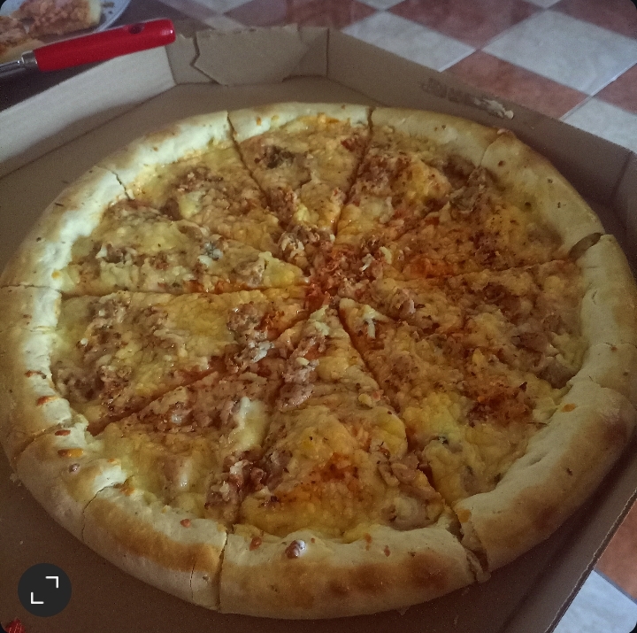 Nany's PIZZA image 5