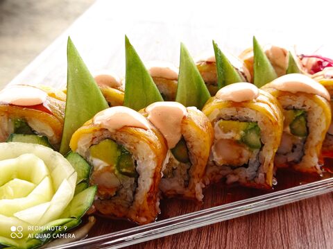 Bonsai sushi & sake image 2