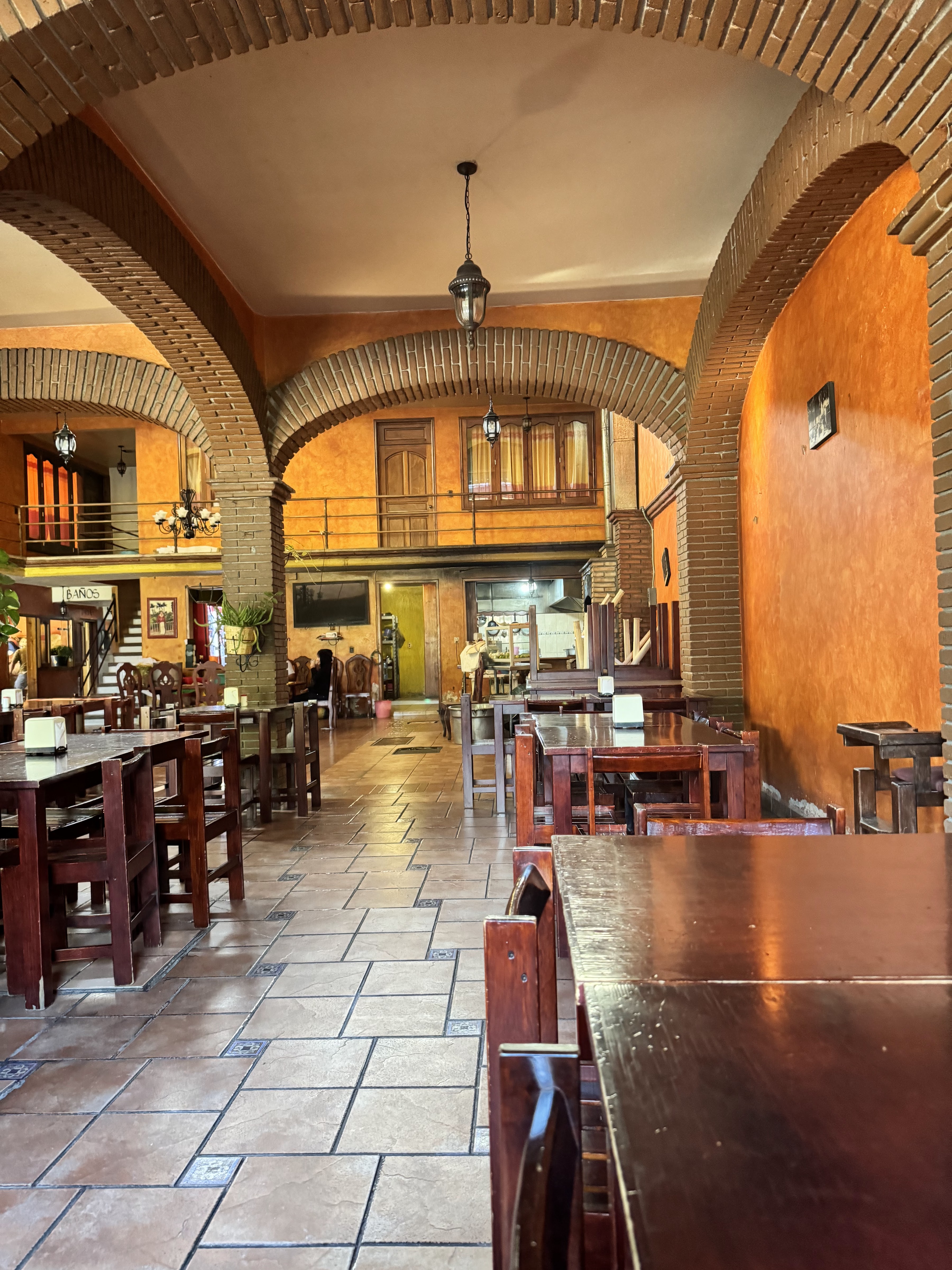 Comedor Francis image 1