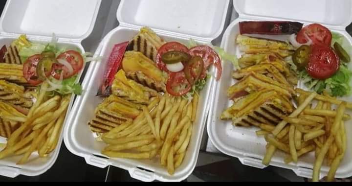 Patitos Pizza image 10