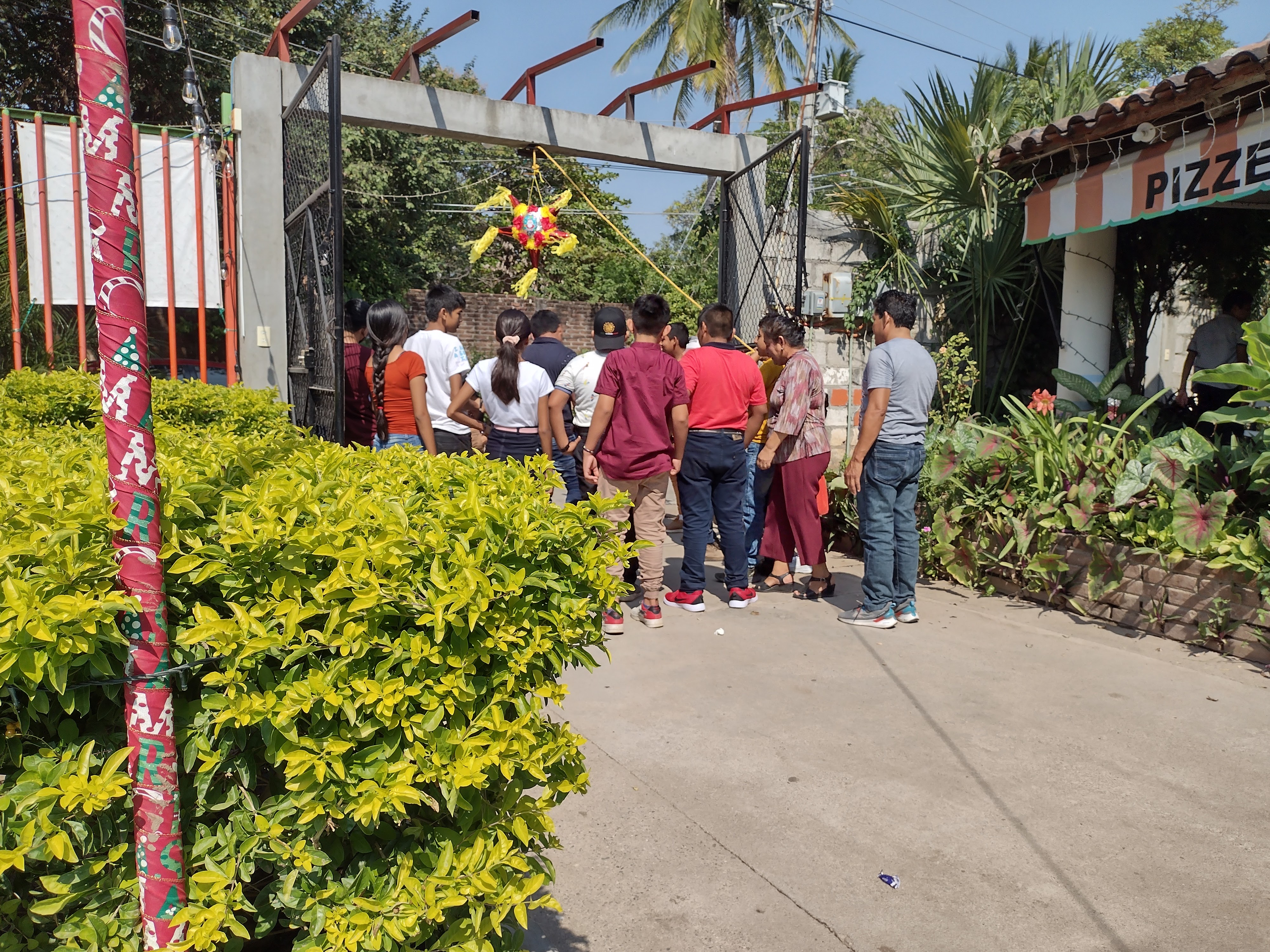 London Pizza image 6