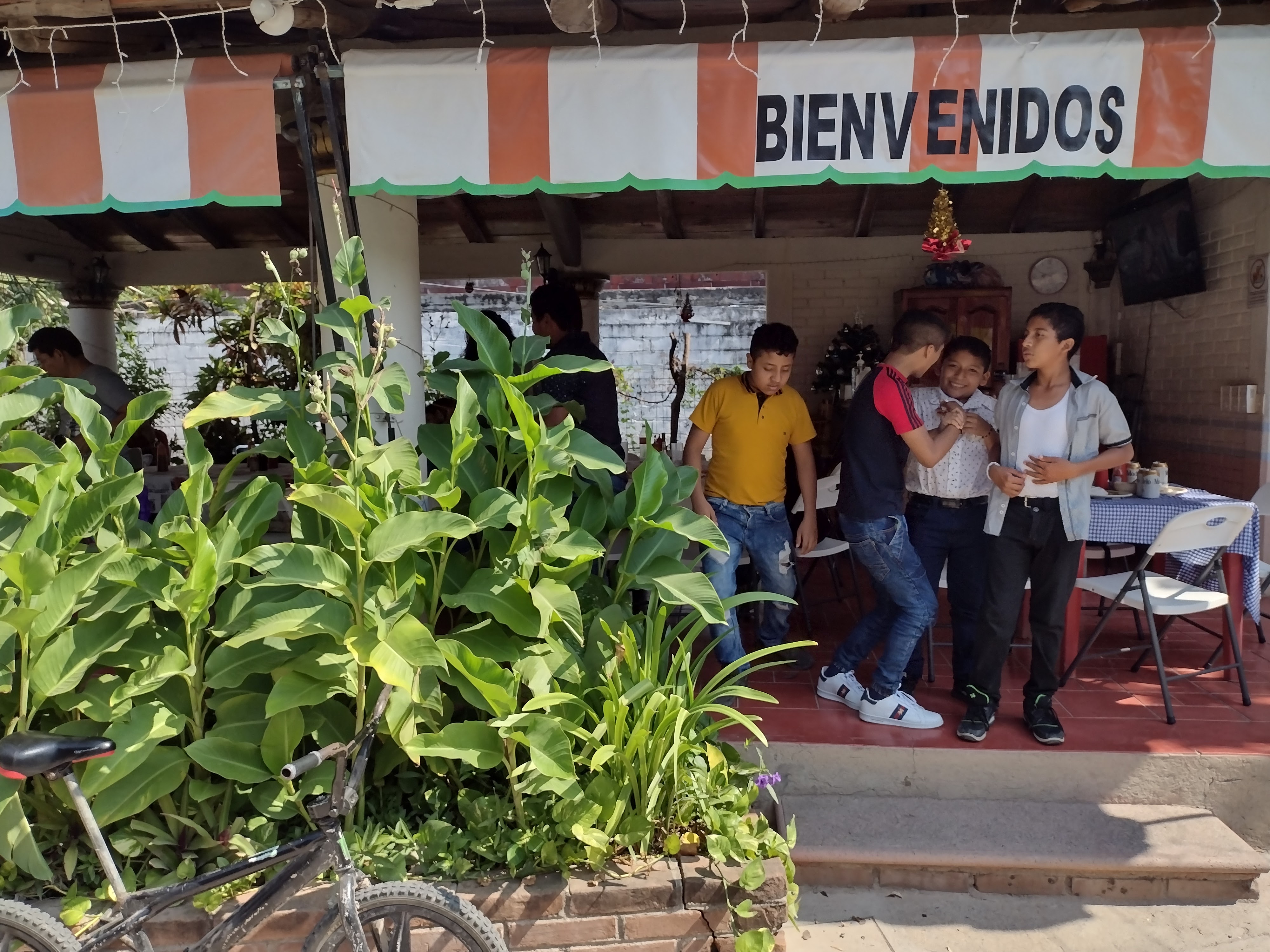 London Pizza image 7