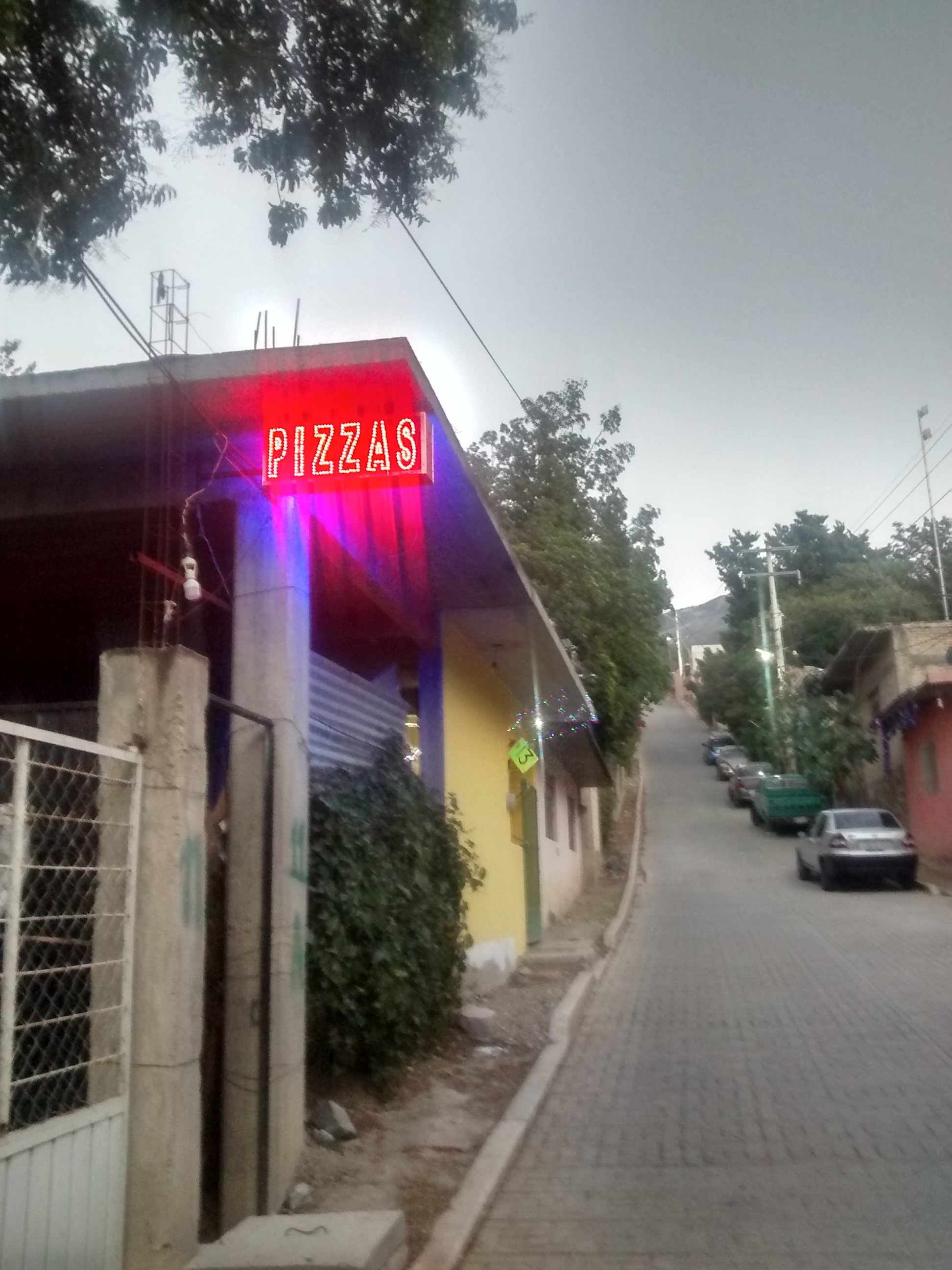 Pizzeria " El Colibrí" image 7