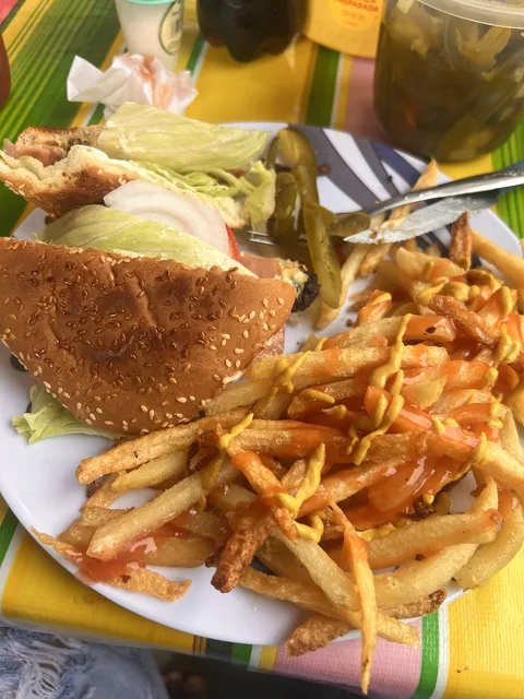 Hamburguesas Maui image 1