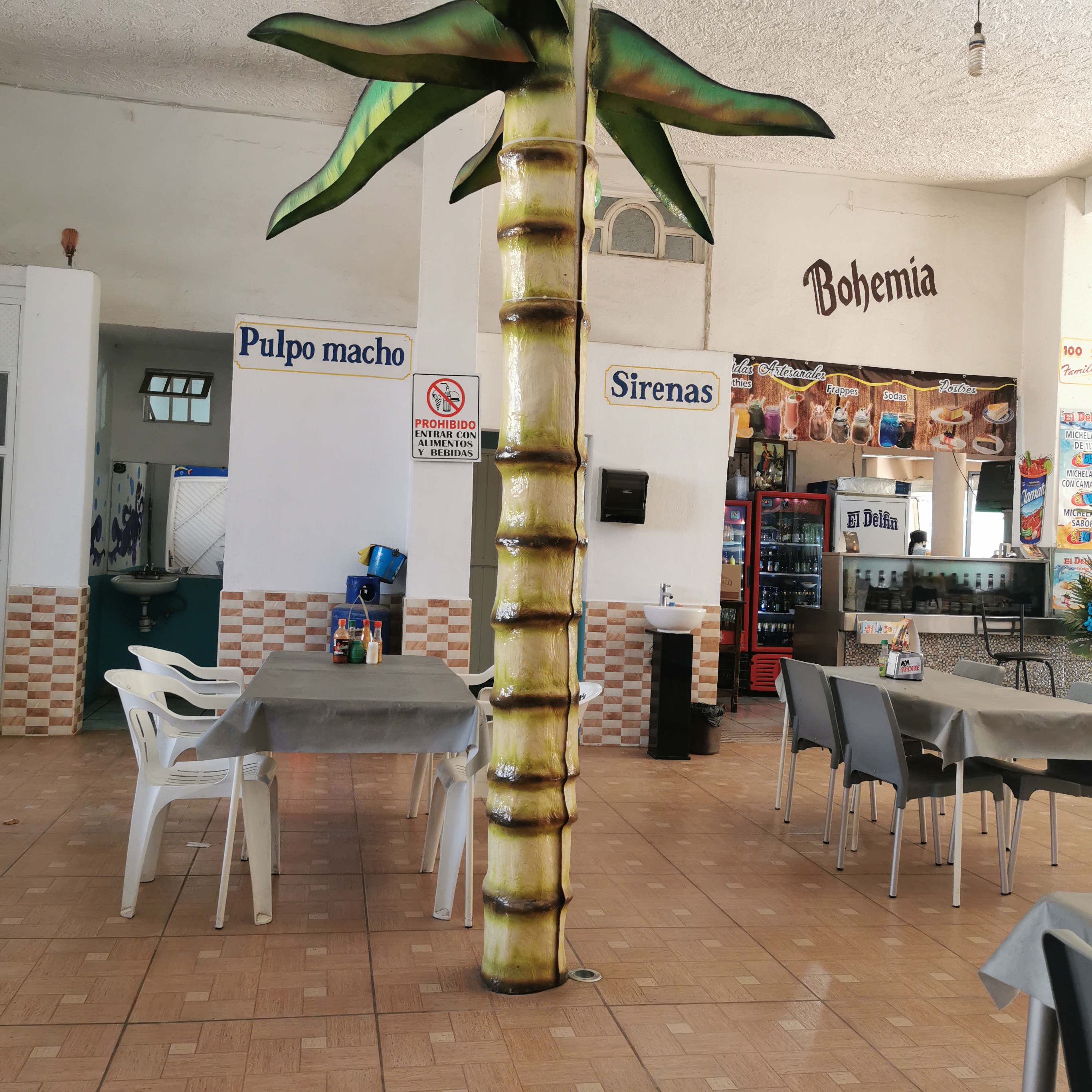 Mariscos El Delfin image 1