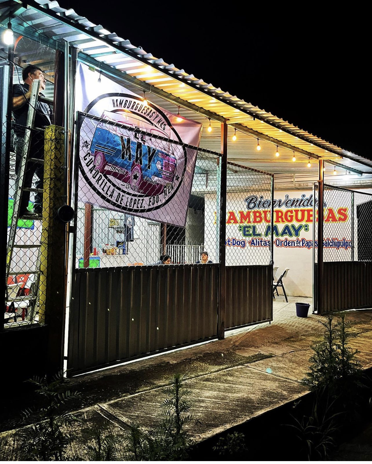 Hamburguesas “El May” image 1