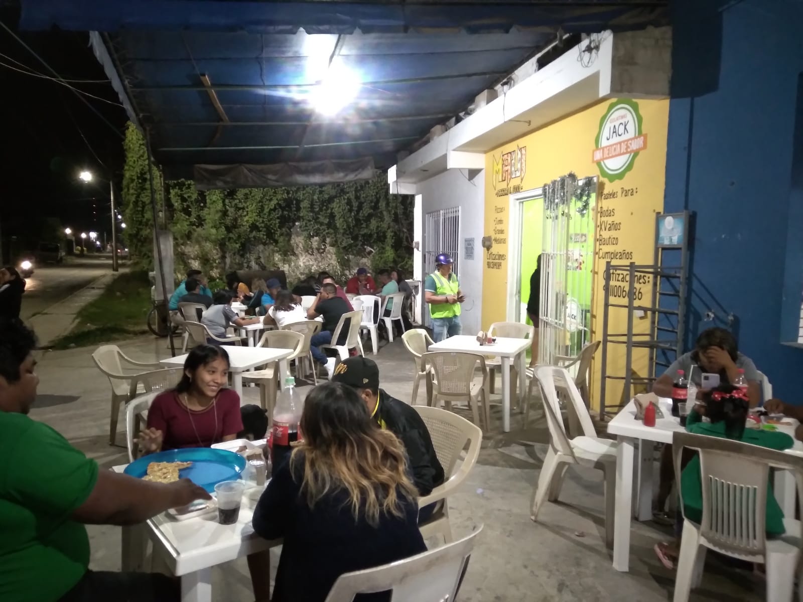 MAUI Pizzas & Food image 9