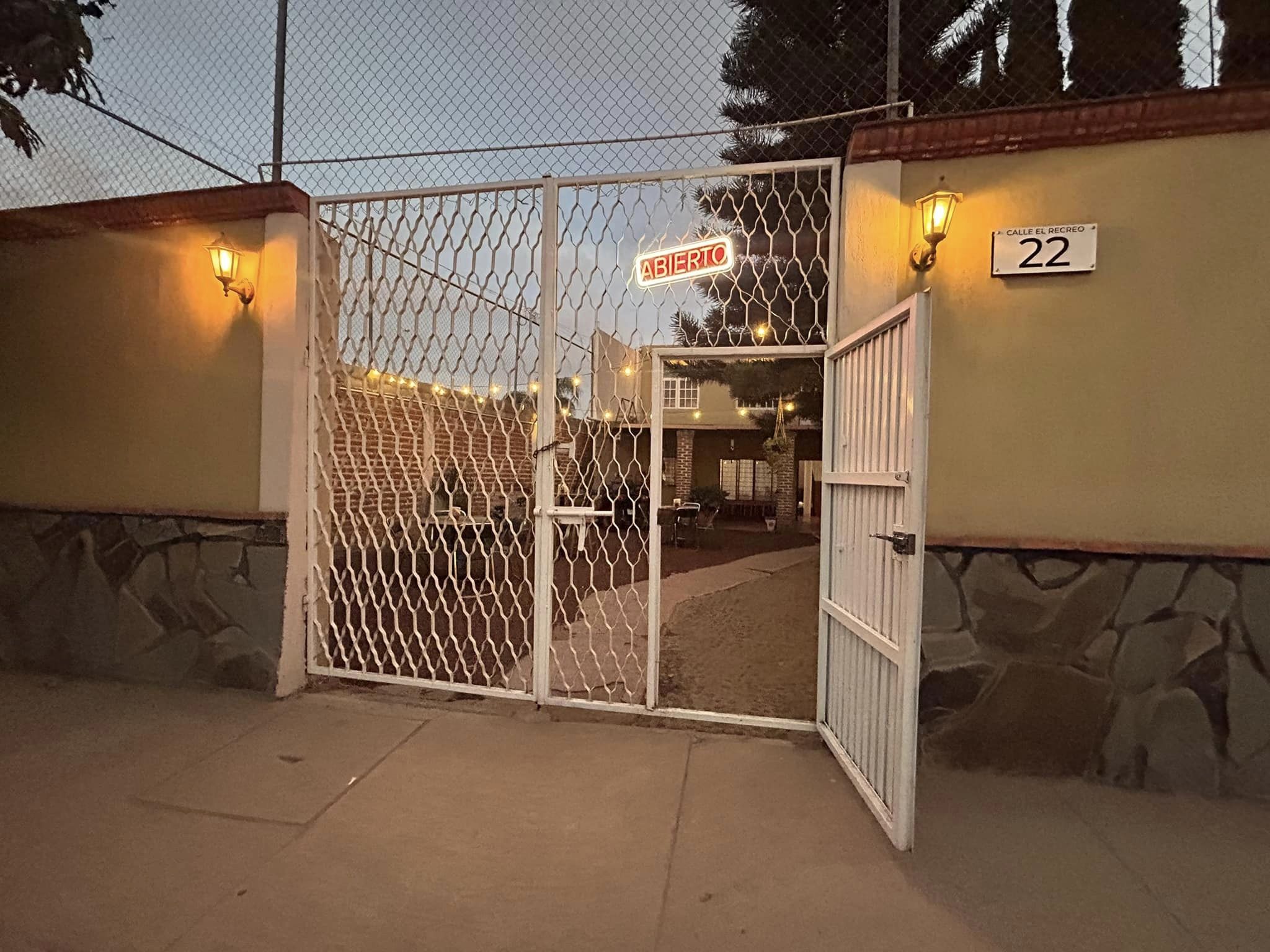 La Clandestina image 1