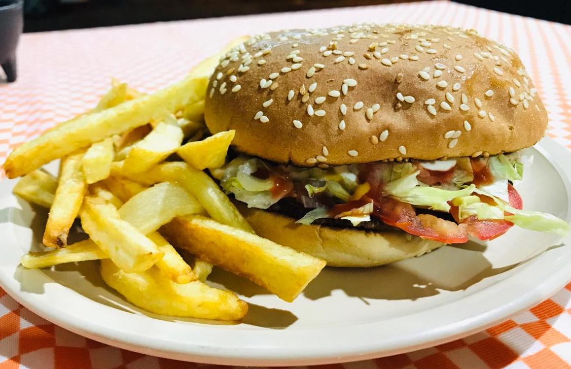 PHILA'R LONCHES & BURGERS image 3