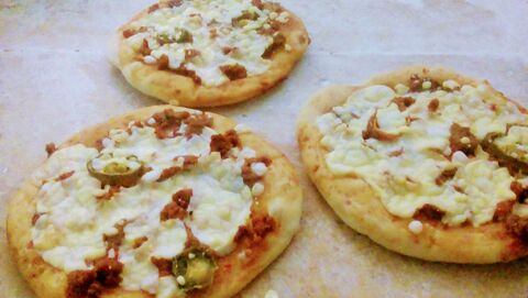 Delicious pizzas image 1