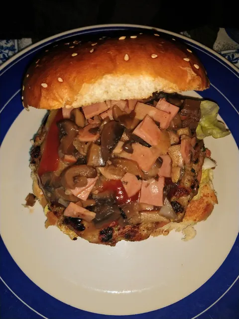 Liam Burger image 2