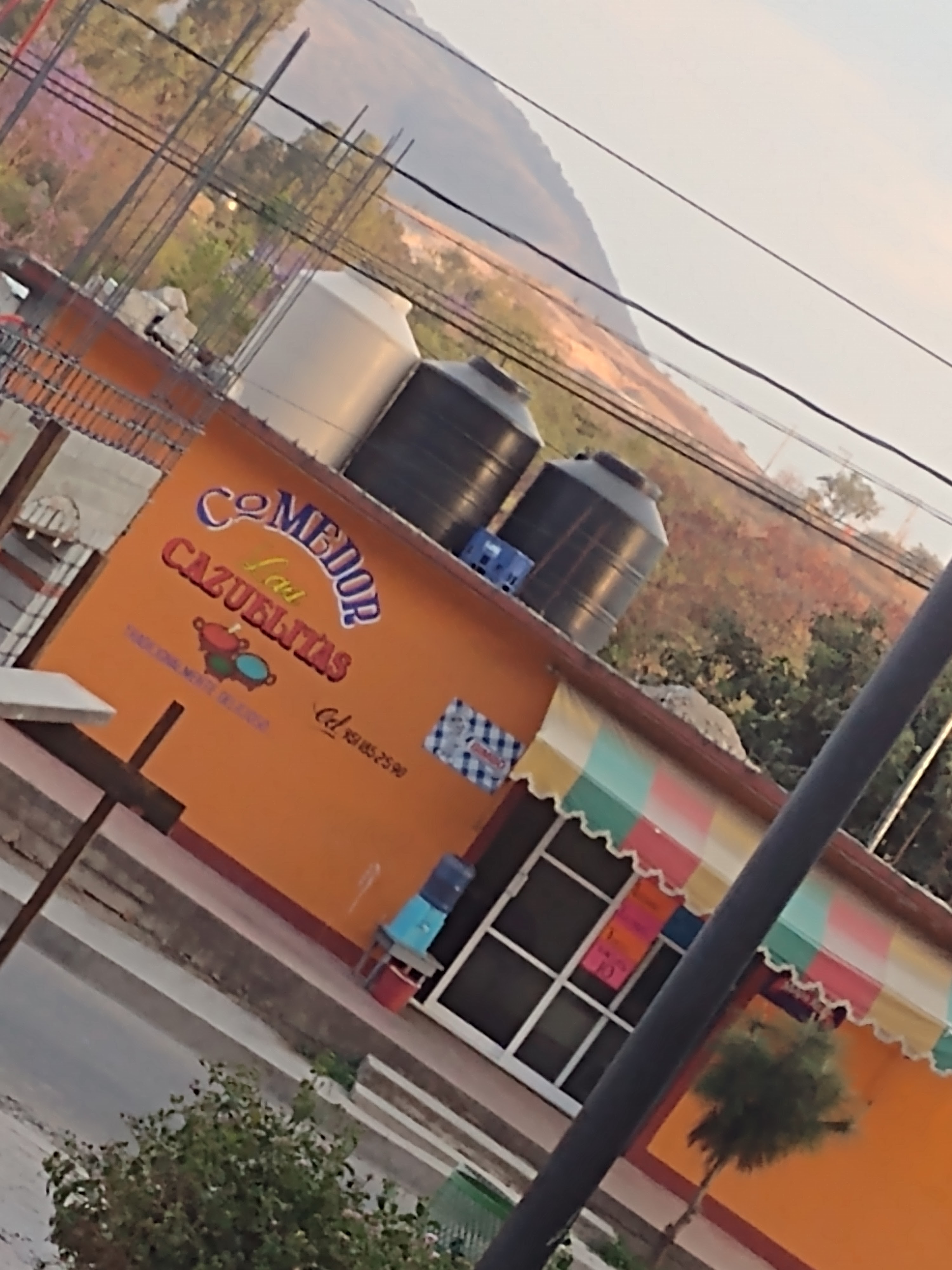 Comedor LAS CAZUELITAS image 1