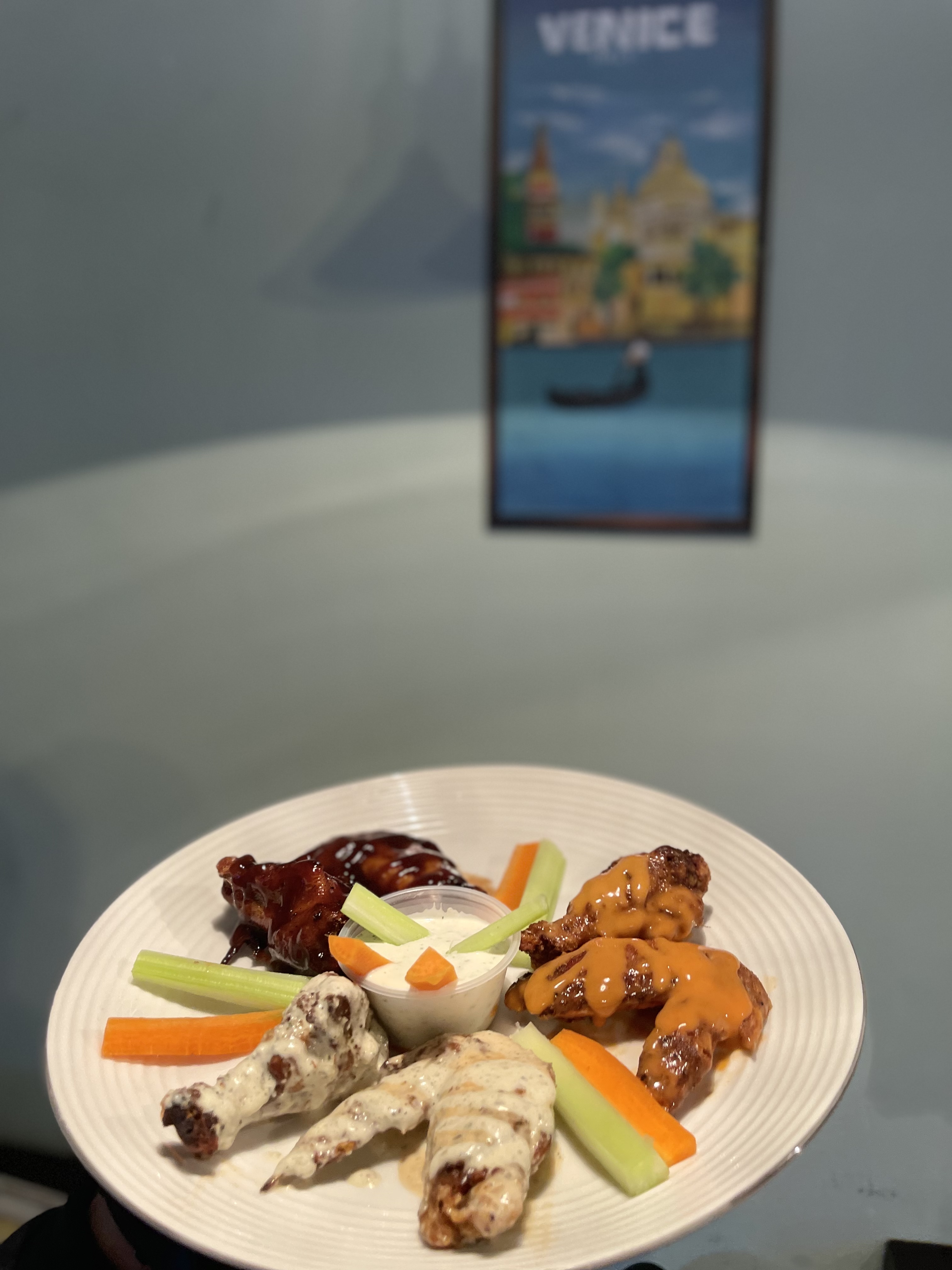 SAULOS PIZZA Y EL CAFE . image 2