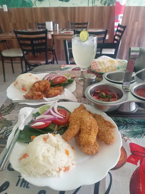 Domiluz Brunch Lunch image 3
