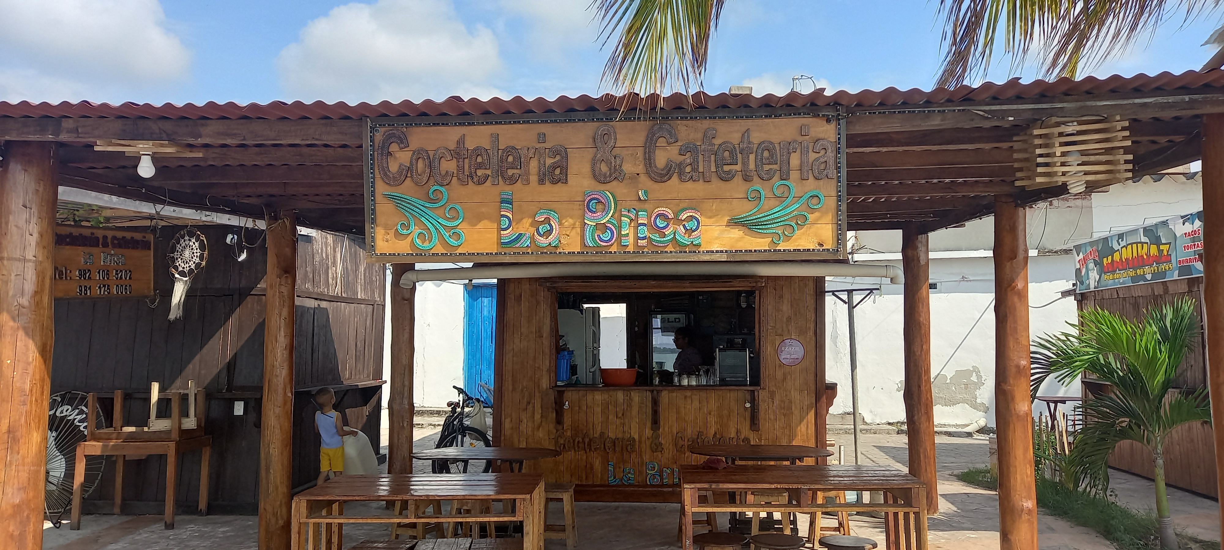 Coctelería Las Brisas image 1