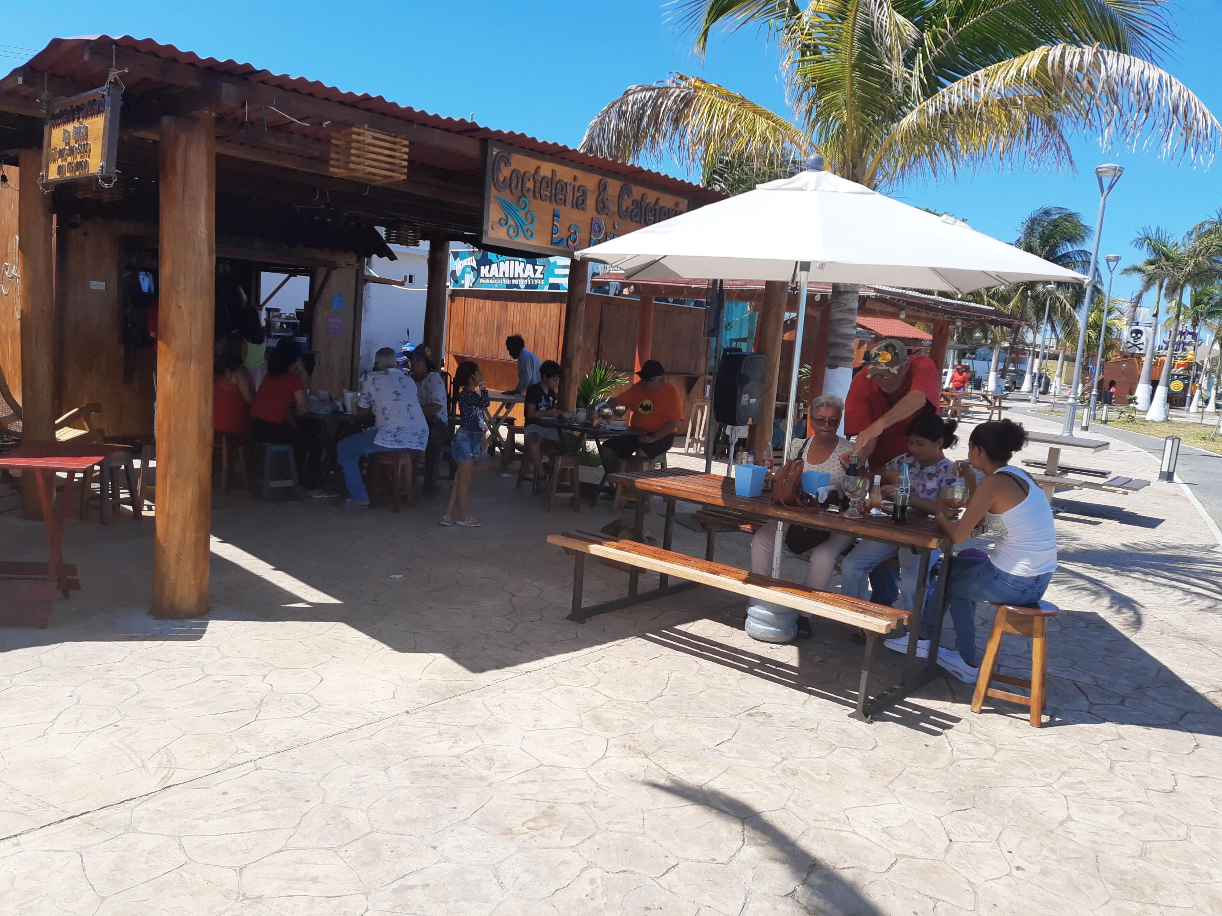 Coctelería Las Brisas image 3