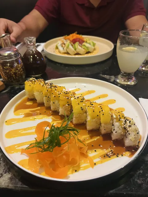 Moma Sushi + Pizza (Sendero) image 4