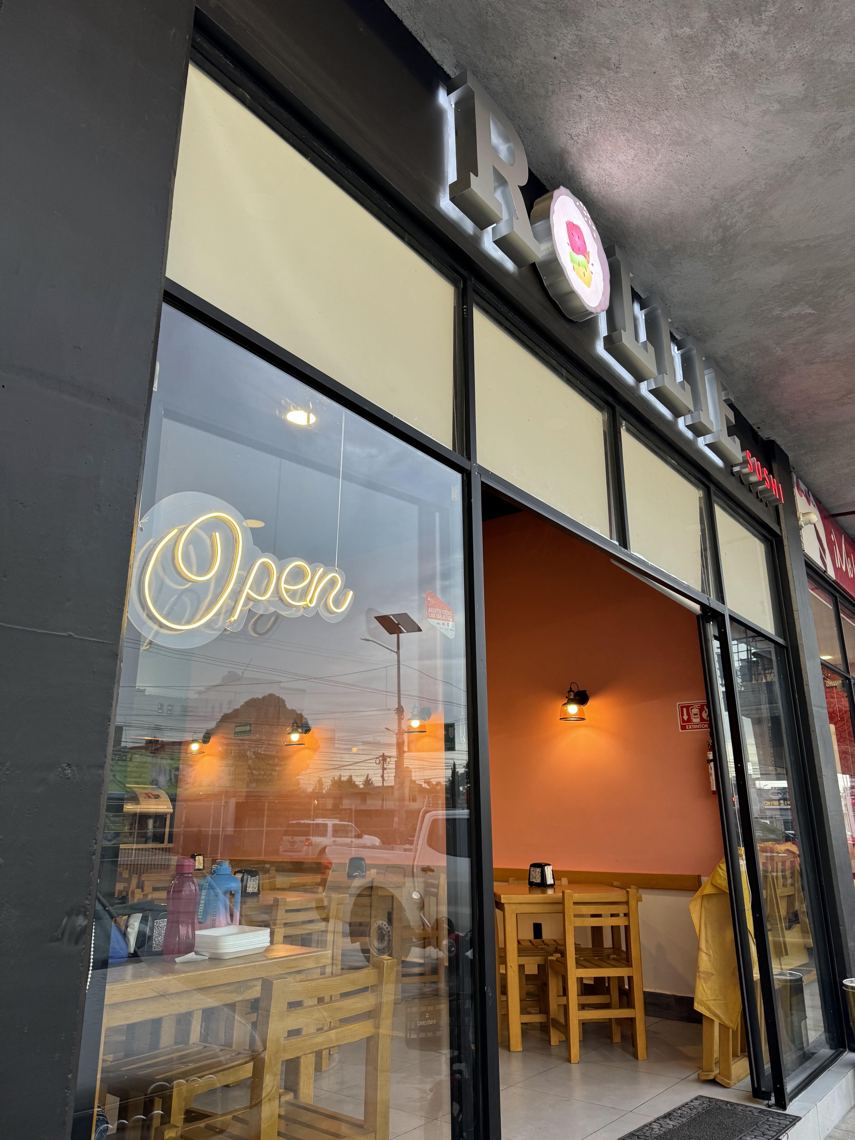 Rollie Sushi image 1