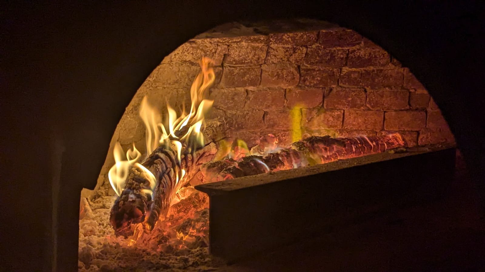 Mizzica Pizzería Italo - Mexicana image 9