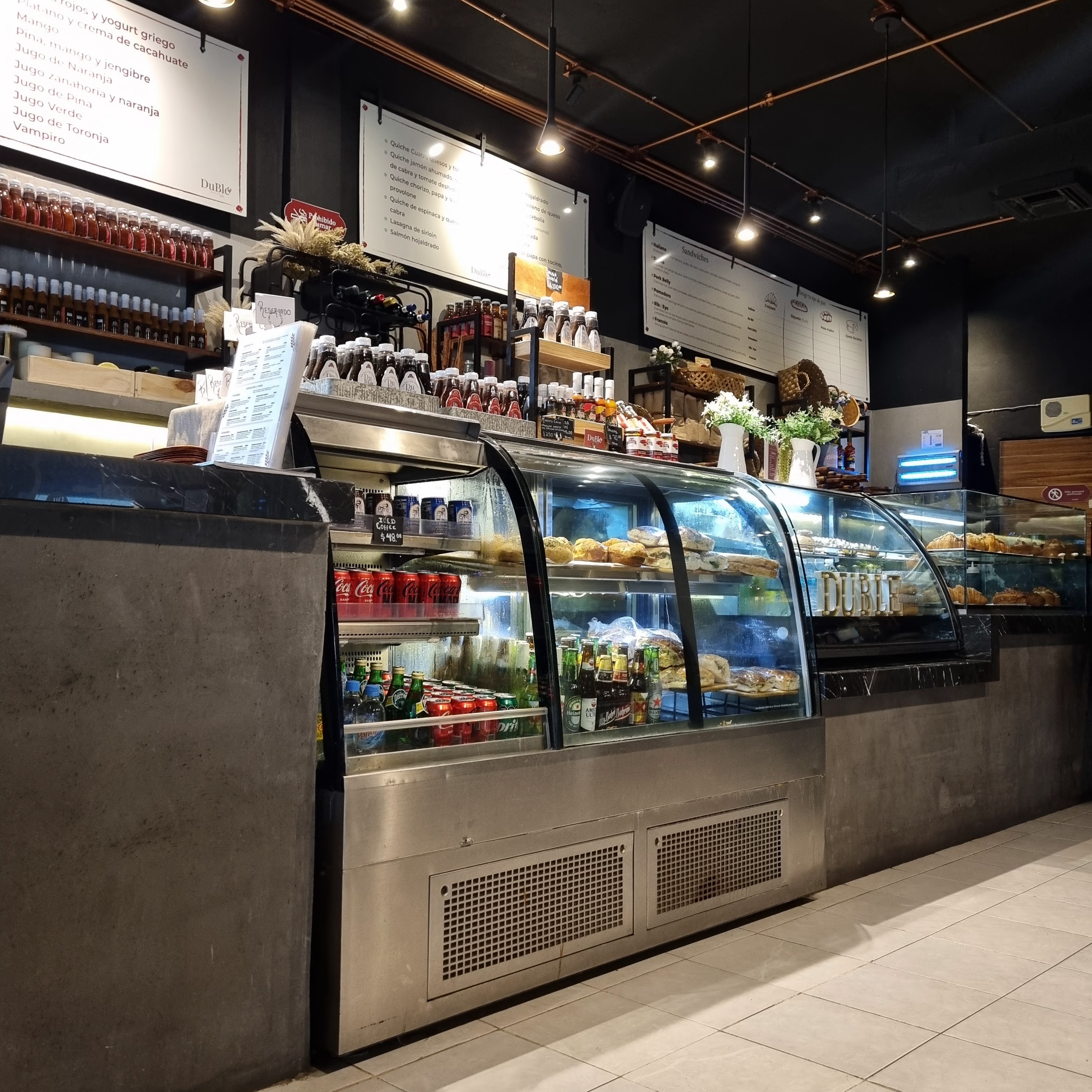 Duble casual kitchen image 6